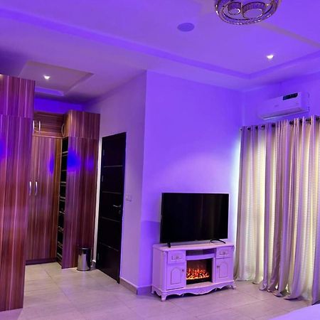Urban Retreat Luxury Shortlet Apartment Lekki Ajah Lagos With Pool And Gym Ngoại thất bức ảnh