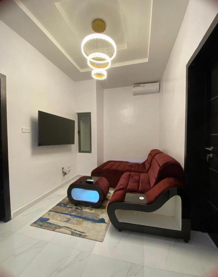Urban Retreat Luxury Shortlet Apartment Lekki Ajah Lagos With Pool And Gym Ngoại thất bức ảnh