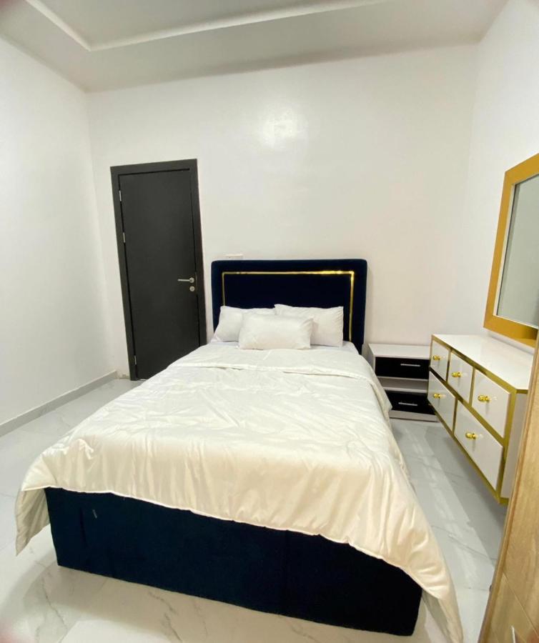 Urban Retreat Luxury Shortlet Apartment Lekki Ajah Lagos With Pool And Gym Ngoại thất bức ảnh