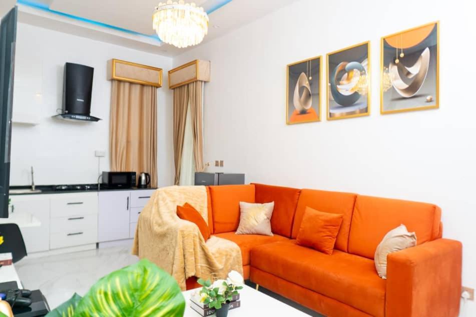 Urban Retreat Luxury Shortlet Apartment Lekki Ajah Lagos With Pool And Gym Ngoại thất bức ảnh