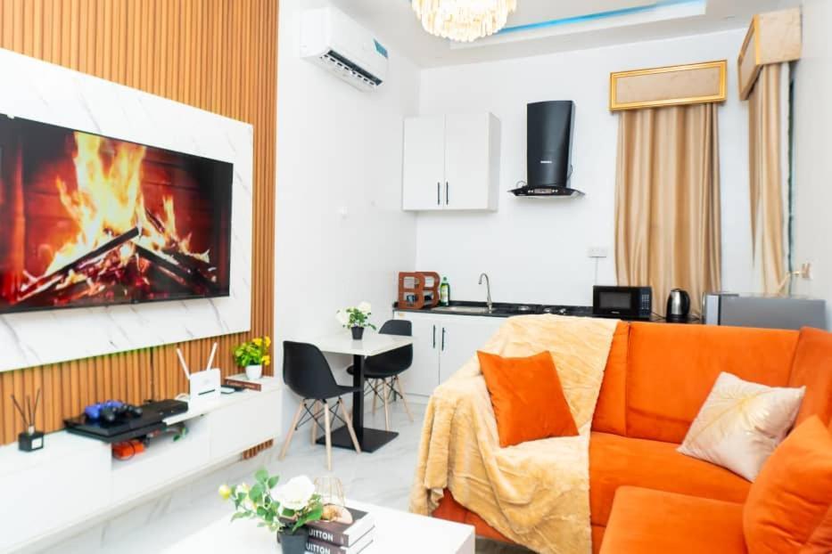 Urban Retreat Luxury Shortlet Apartment Lekki Ajah Lagos With Pool And Gym Ngoại thất bức ảnh