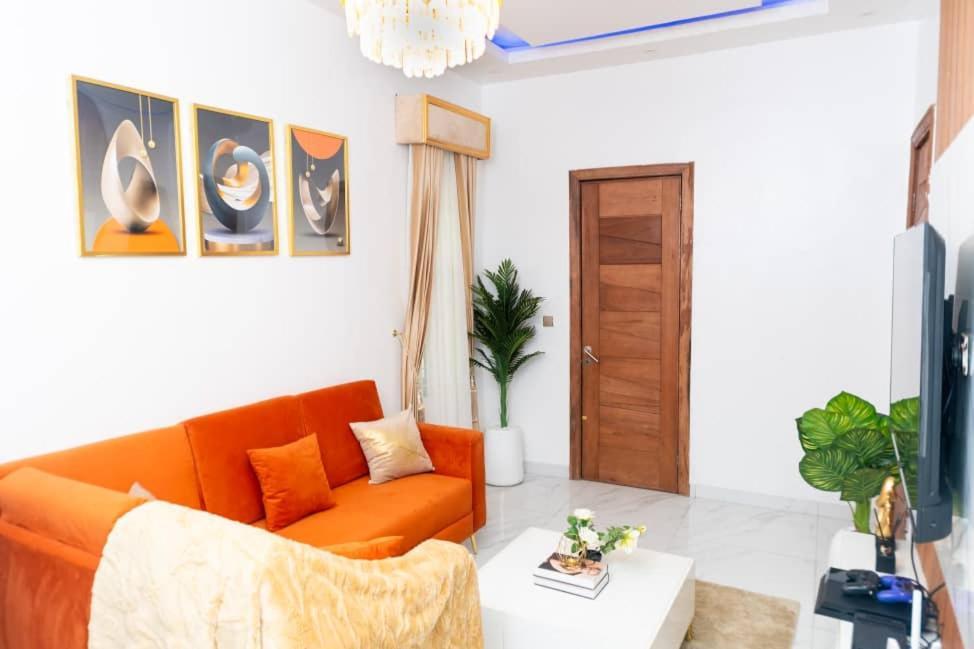 Urban Retreat Luxury Shortlet Apartment Lekki Ajah Lagos With Pool And Gym Ngoại thất bức ảnh